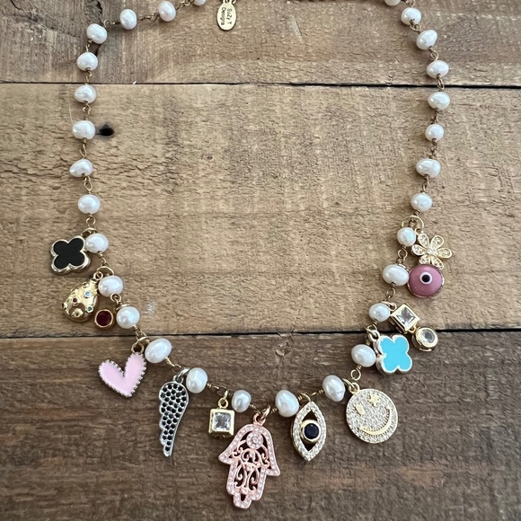 Suzy T multi charm pearl necklace - Picture 1 of 3